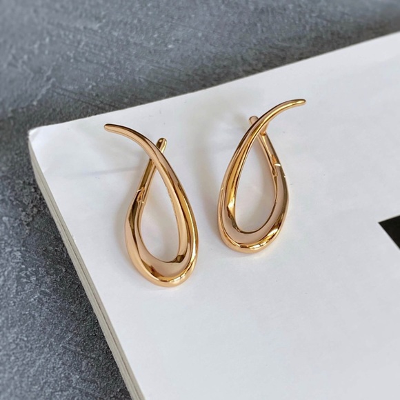 Modern Huggie Earrings 14k Gold Plated Luxury Design Earrings - Picture 4 of 12